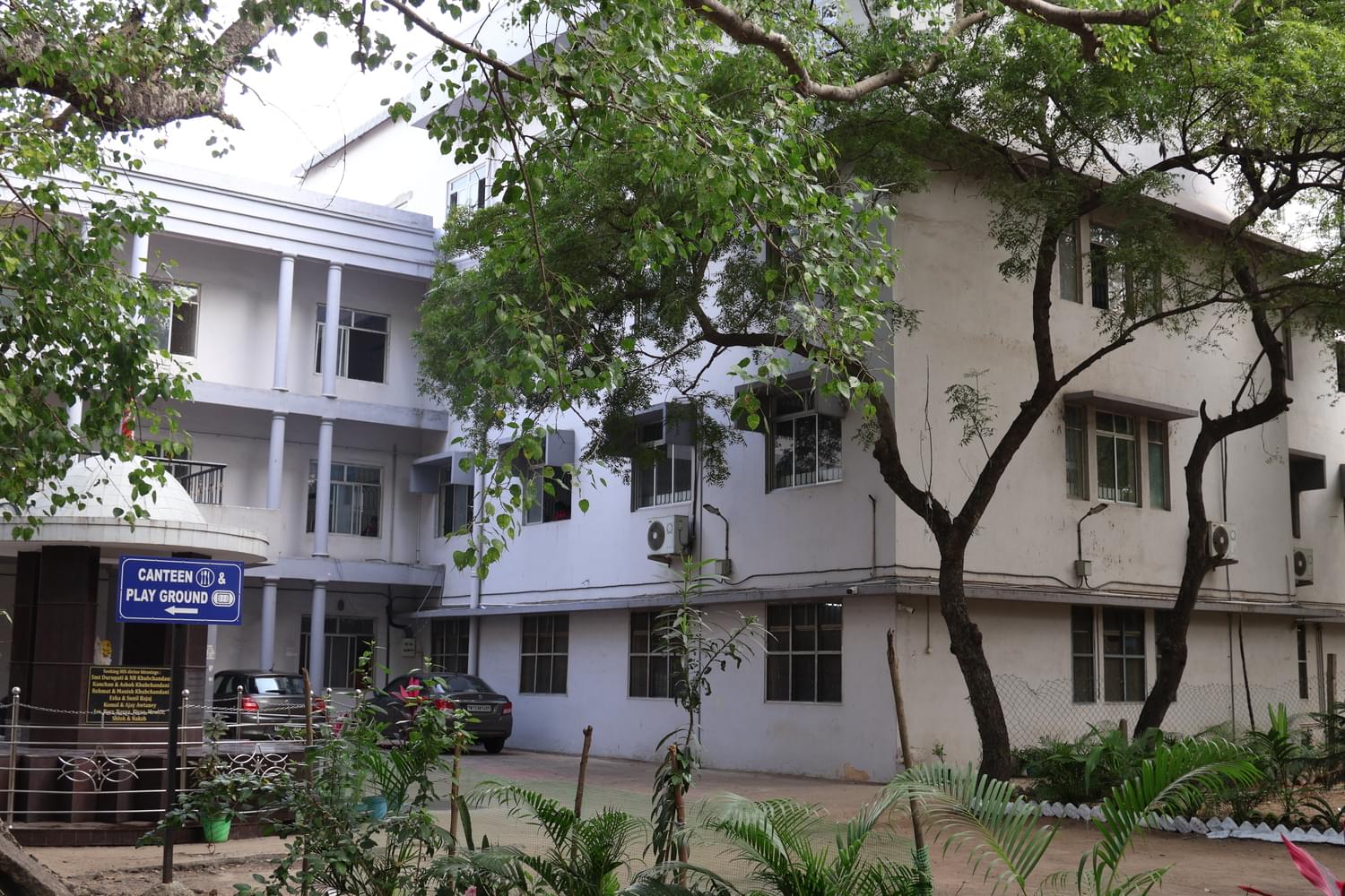 Sindhi College Campus Building photo 7